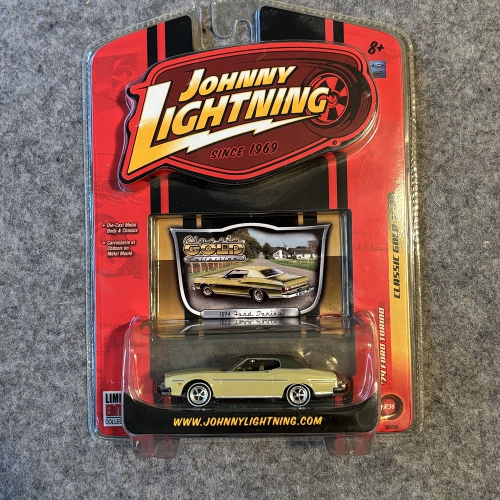 Johnny Lightning Classic Gold Collection 1974 Ford Torino